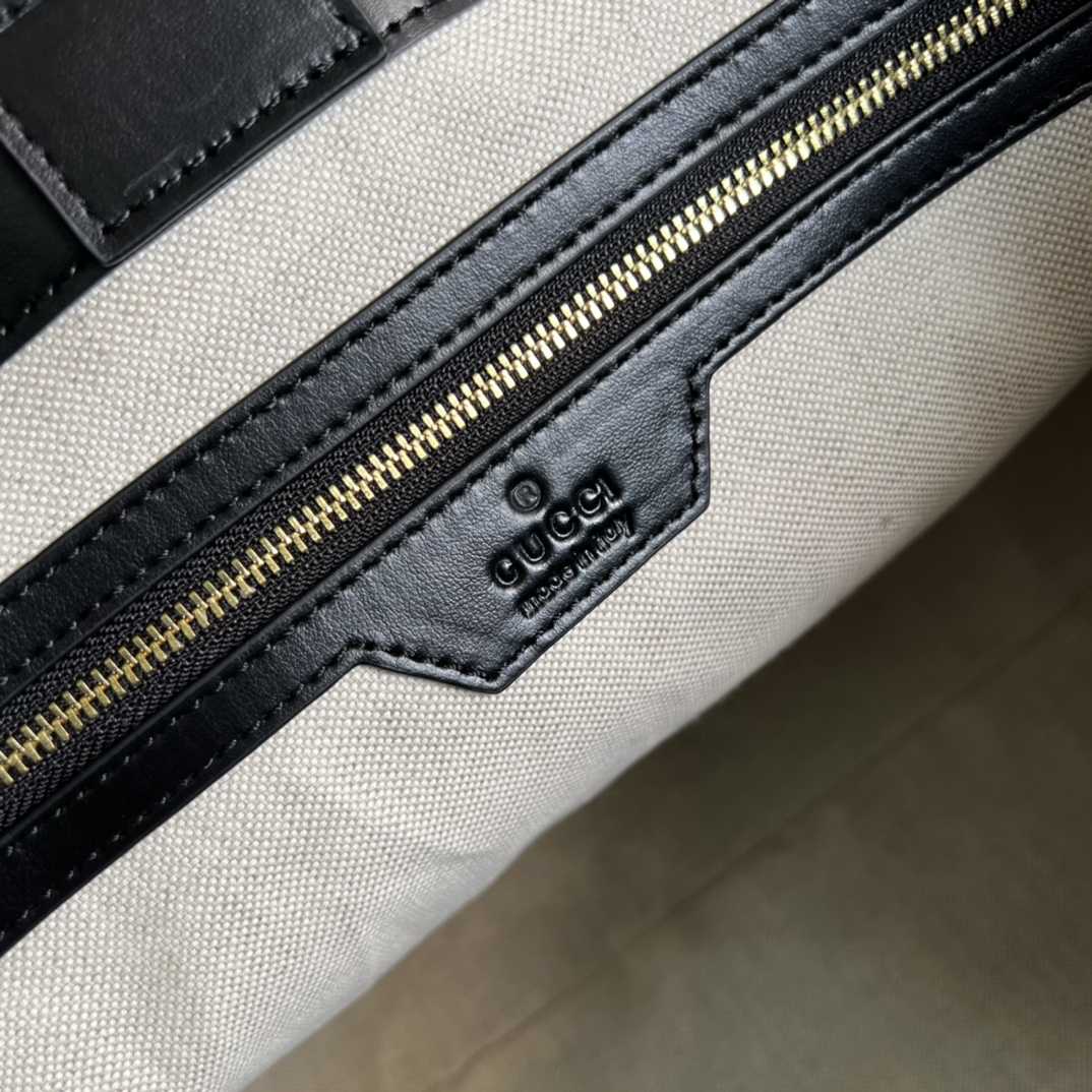 Gucci GG Matelassé Leather Medium Tote(38-28-14cm) - 