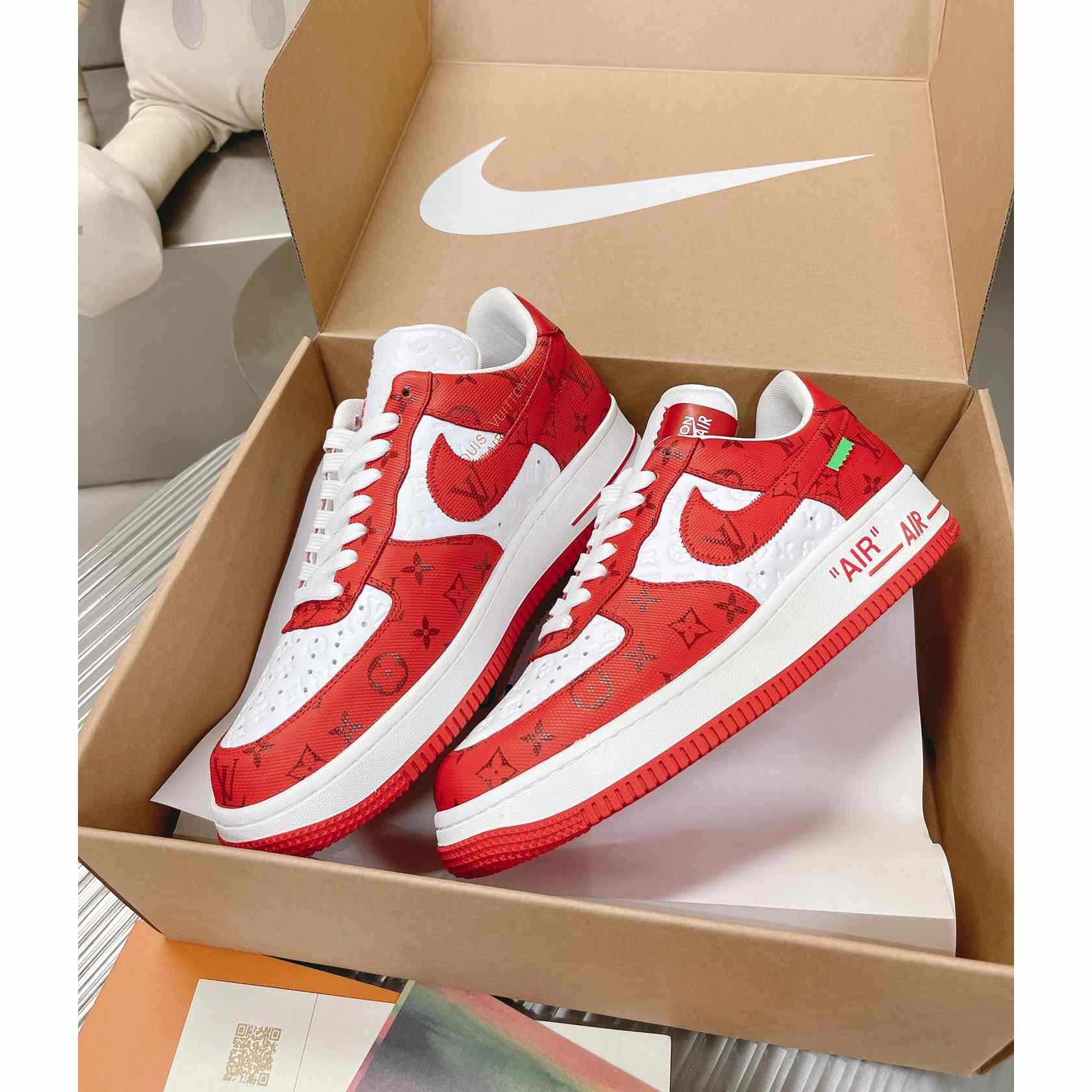 Louis Vuitton x Air Jordan1 Low AJ1 Sneaker - 