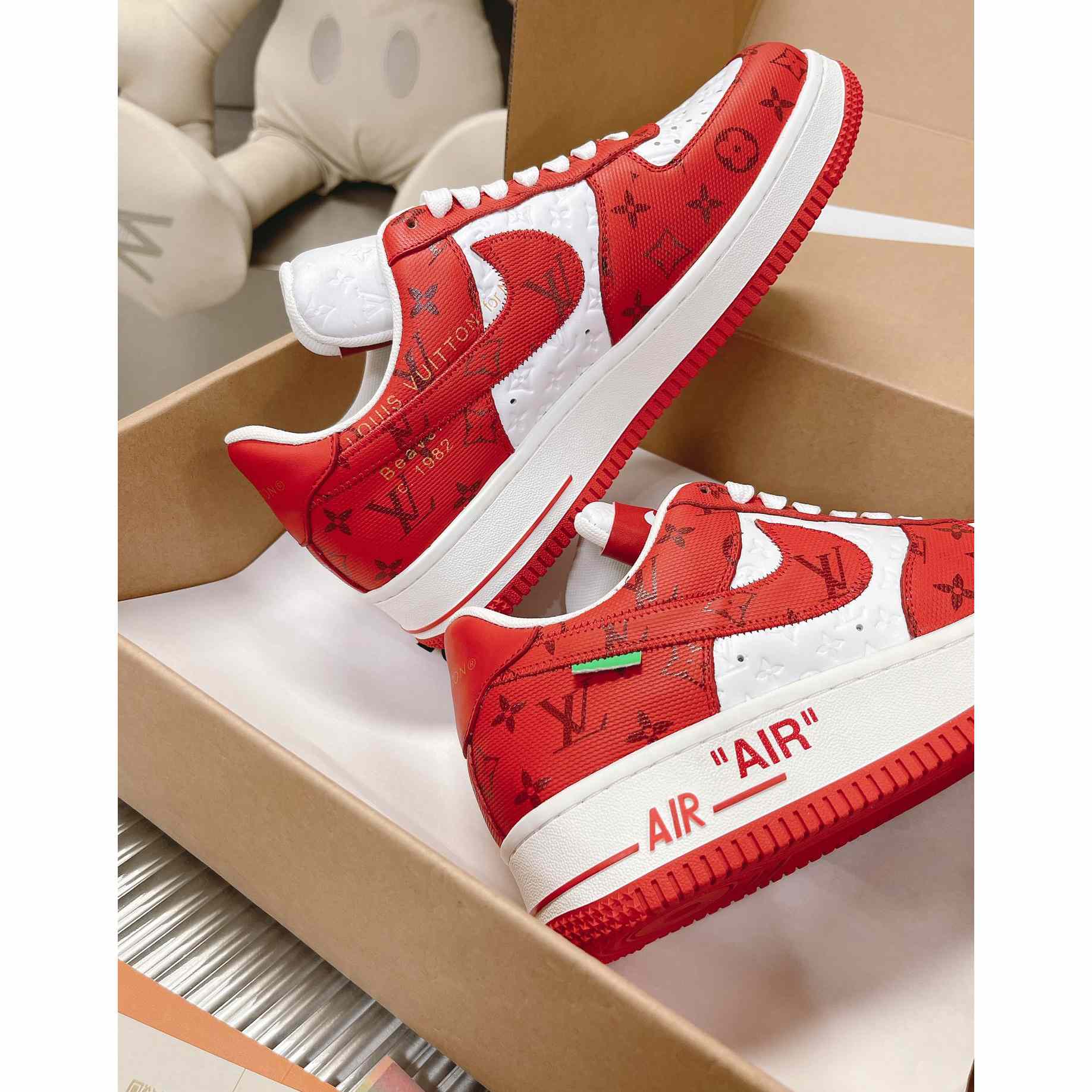 Louis Vuitton x Air Jordan1 Low AJ1 Sneaker - 