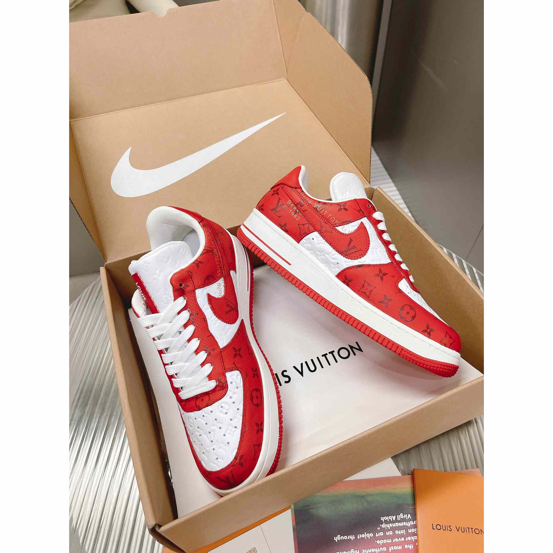 Louis Vuitton x Air Jordan1 Low AJ1 Sneaker - 