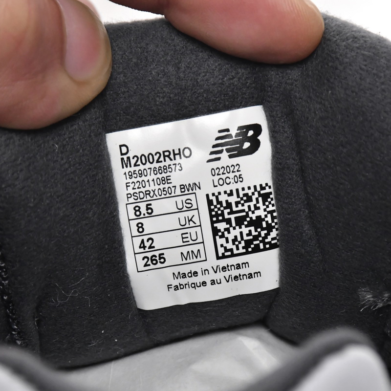 New Balance 2002R Grey Black Sneakers            M2002RHO - PerfectKickZ