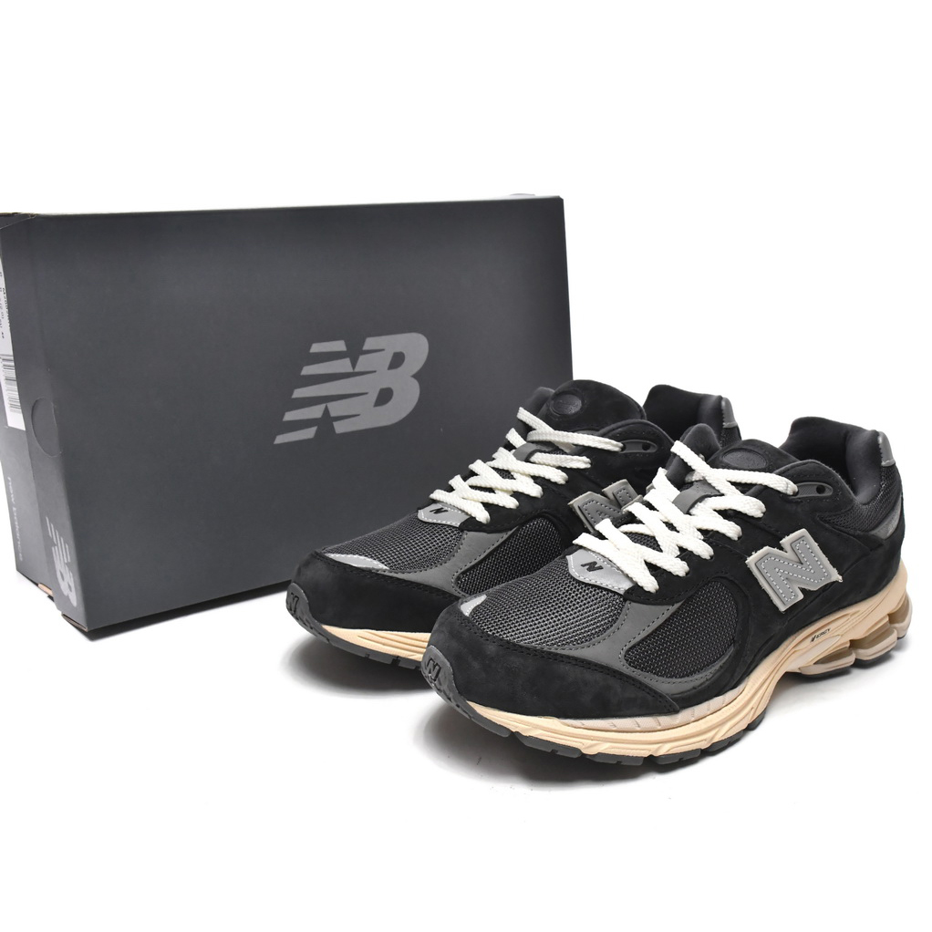 New Balance 2002R Grey Black Sneakers            M2002RHO - PerfectKickZ