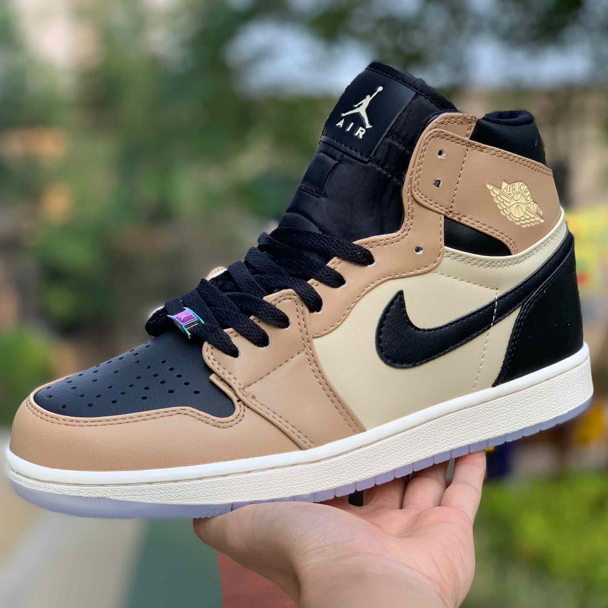 Air Jordan 1 AJ1 Sneaker    AH7389-003 - 