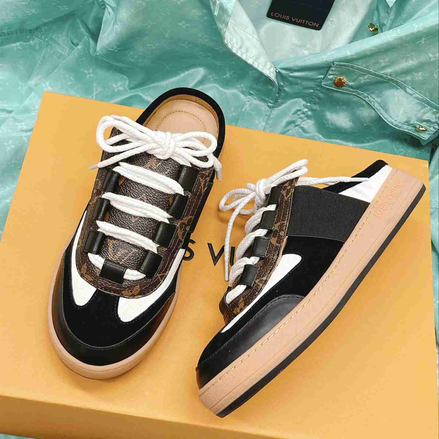 Louis Vuitton Lous Open Back Sneaker    1AAOOH - PerfectKickZ