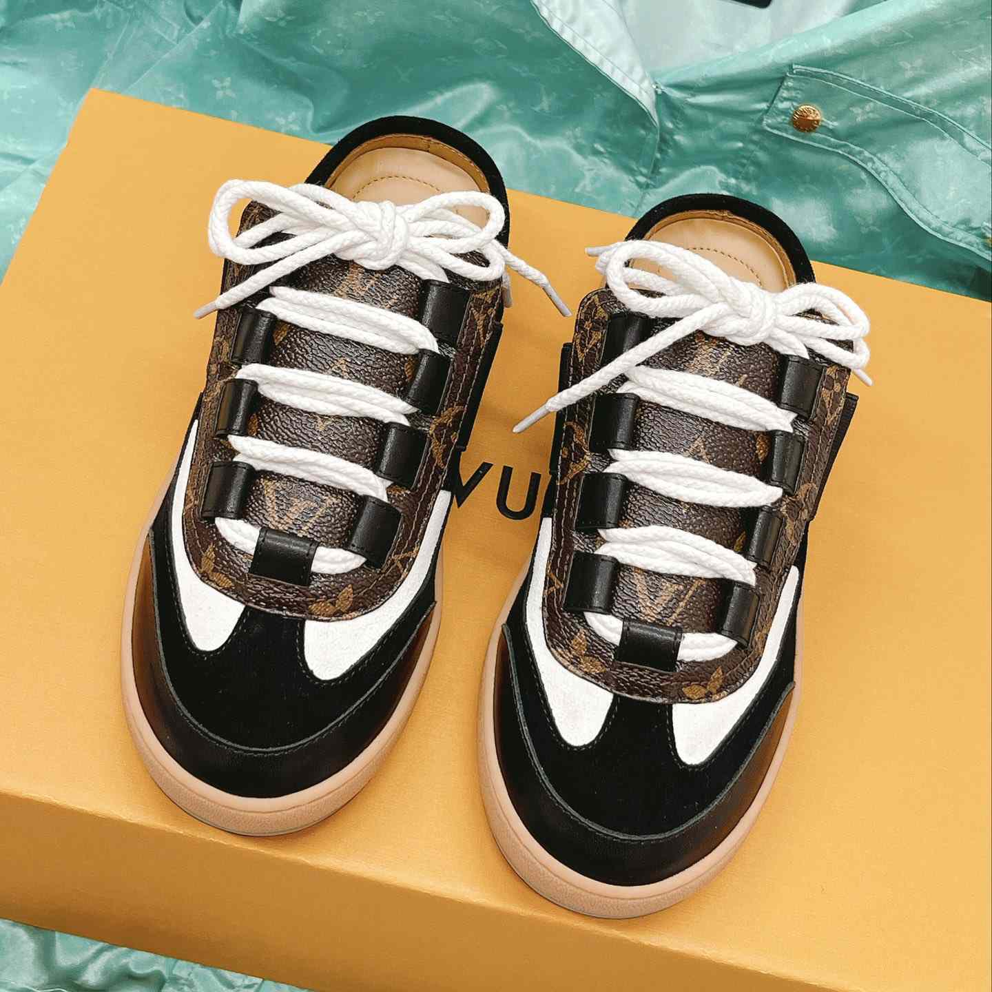 Louis Vuitton Lous Open Back Sneaker    1AAOOH - PerfectKickZ