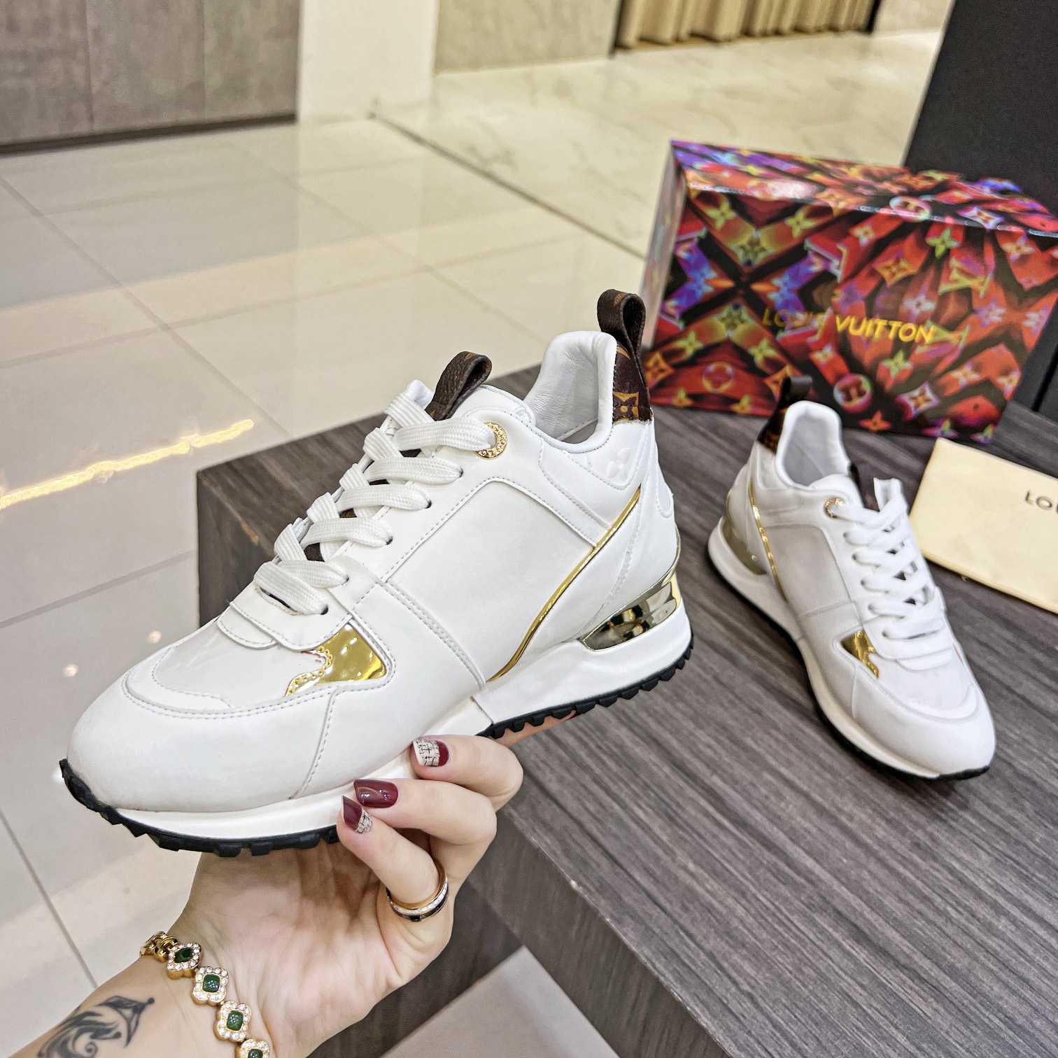 Louis Vuitton Run away Sneaker      1AAP40 - PerfectKickZ