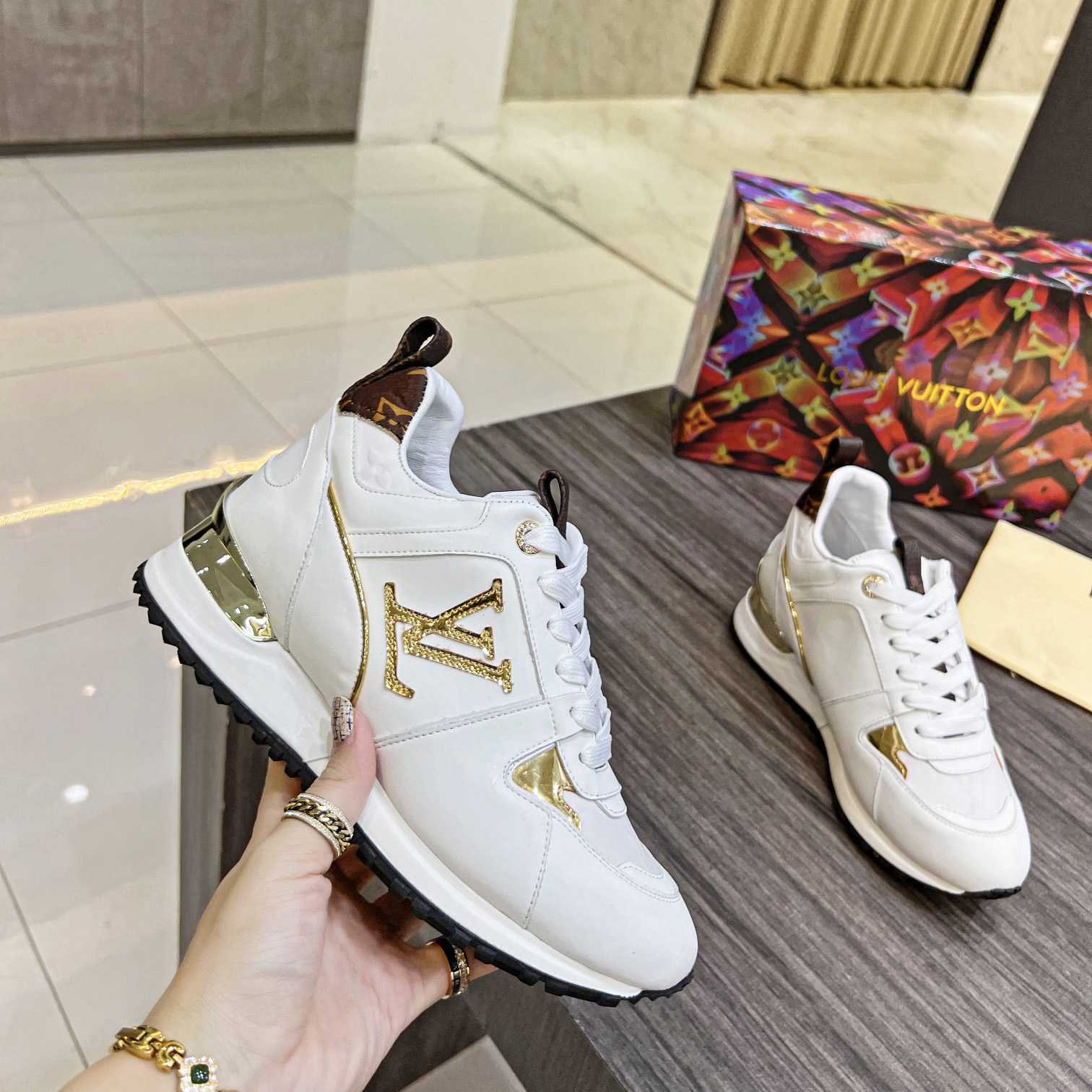 Louis Vuitton Run away Sneaker      1AAP40 - PerfectKickZ