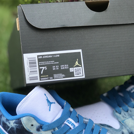 Air Jordan 1 Low "Washed Denim"  Sneaker   DM8947-100 - 