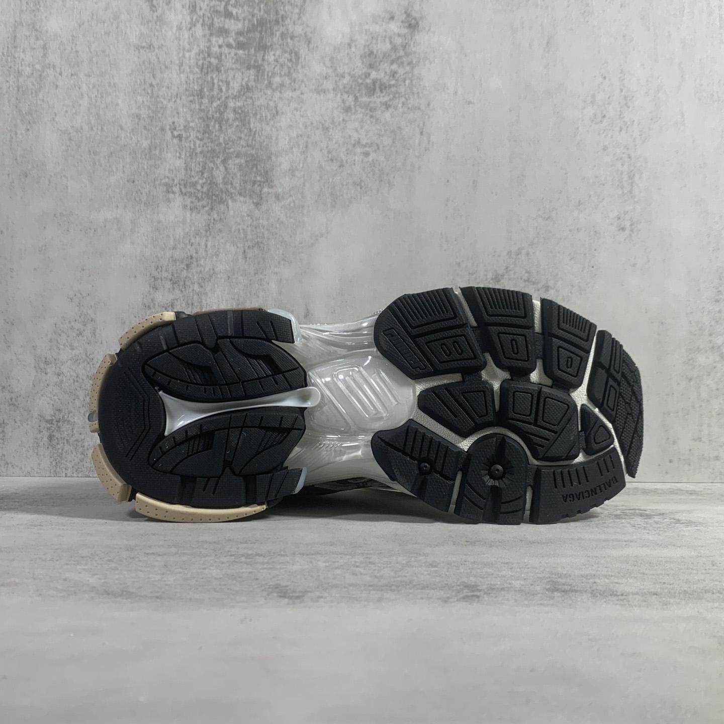 Balenciaga Runner Sneaker In Beige And Black Mesh And Nylon - PerfectKickZ