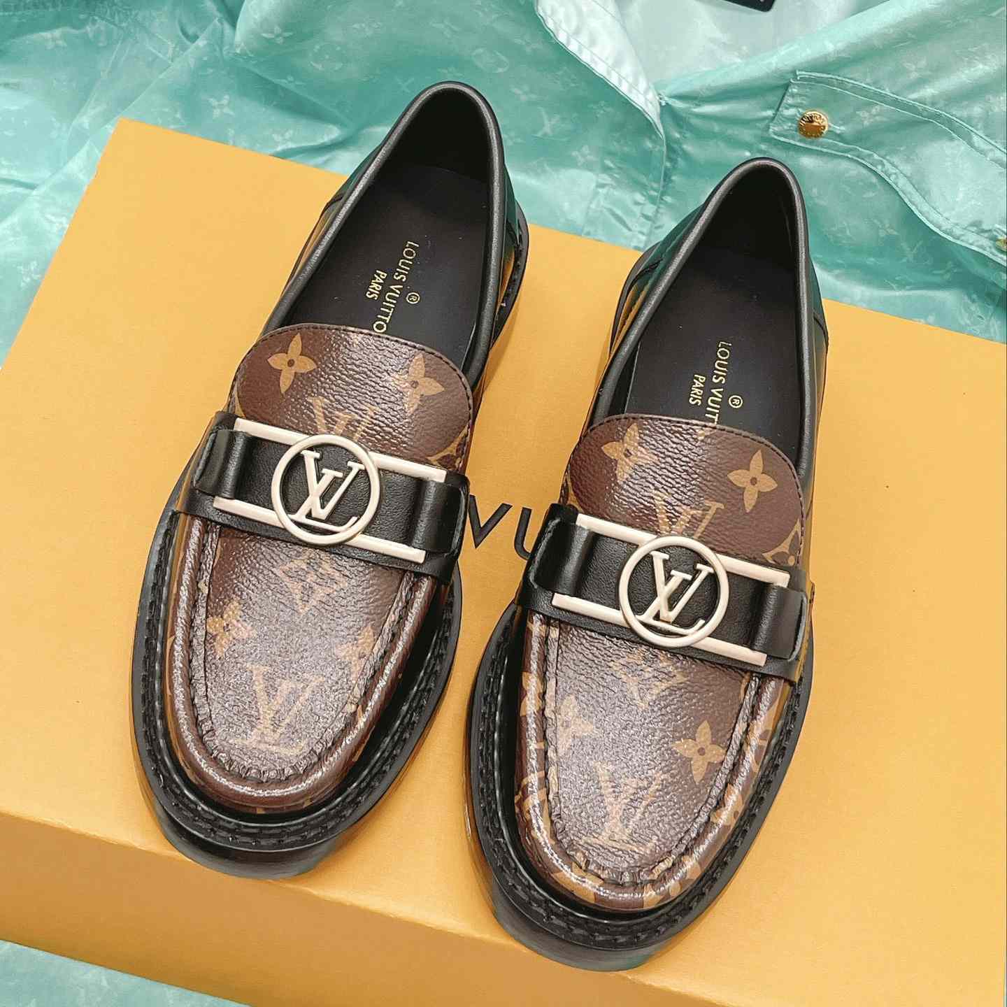 Louis Vuitton Academy Loafer    1A7TXK - PerfectKickZ