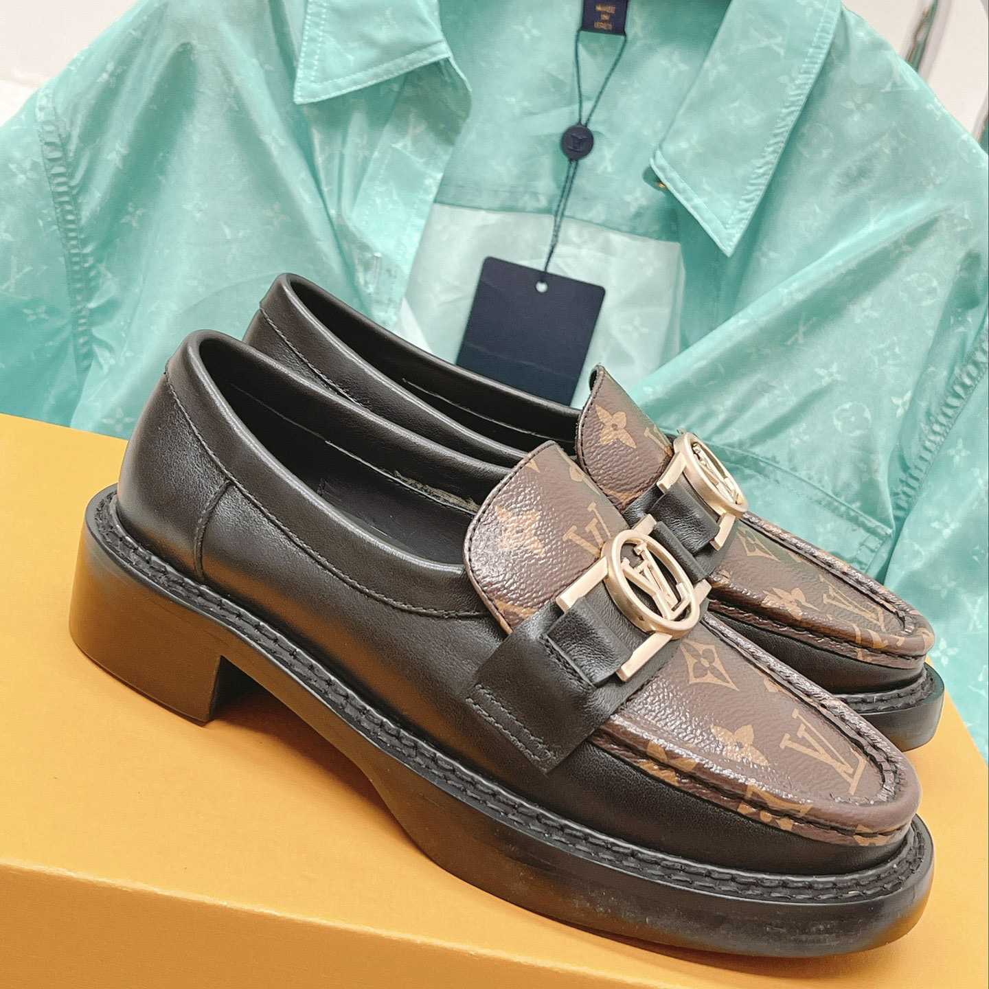 Louis Vuitton Academy Loafer    1A7TXK - PerfectKickZ