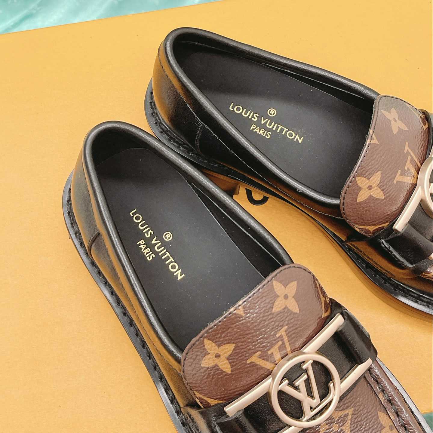 Louis Vuitton Academy Loafer    1A7TXK - PerfectKickZ