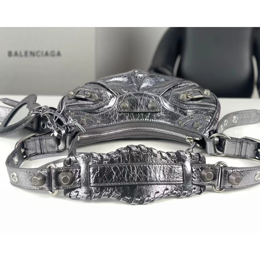 Balenciaga Le Cagole XS Shoulder Bag (26-16-10cm) - PerfectKickZ