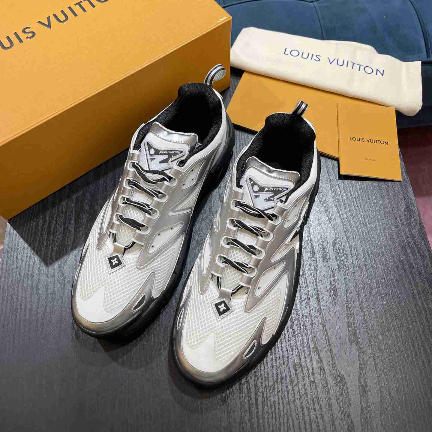 Louis Vuitton Runner Tatic Sneaker(Upon UK Size)     - 