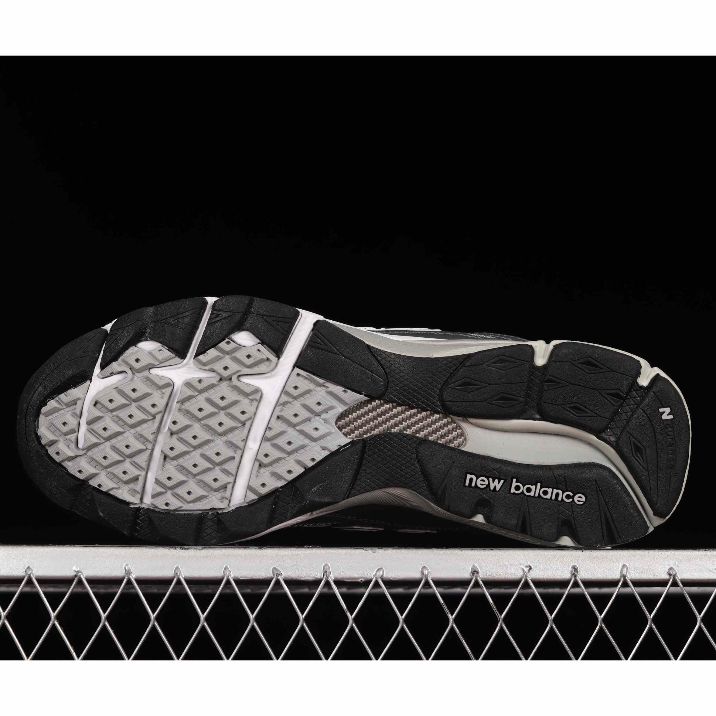 New Balance NB990 Sneakers           M990GJ3 - PerfectKickZ
