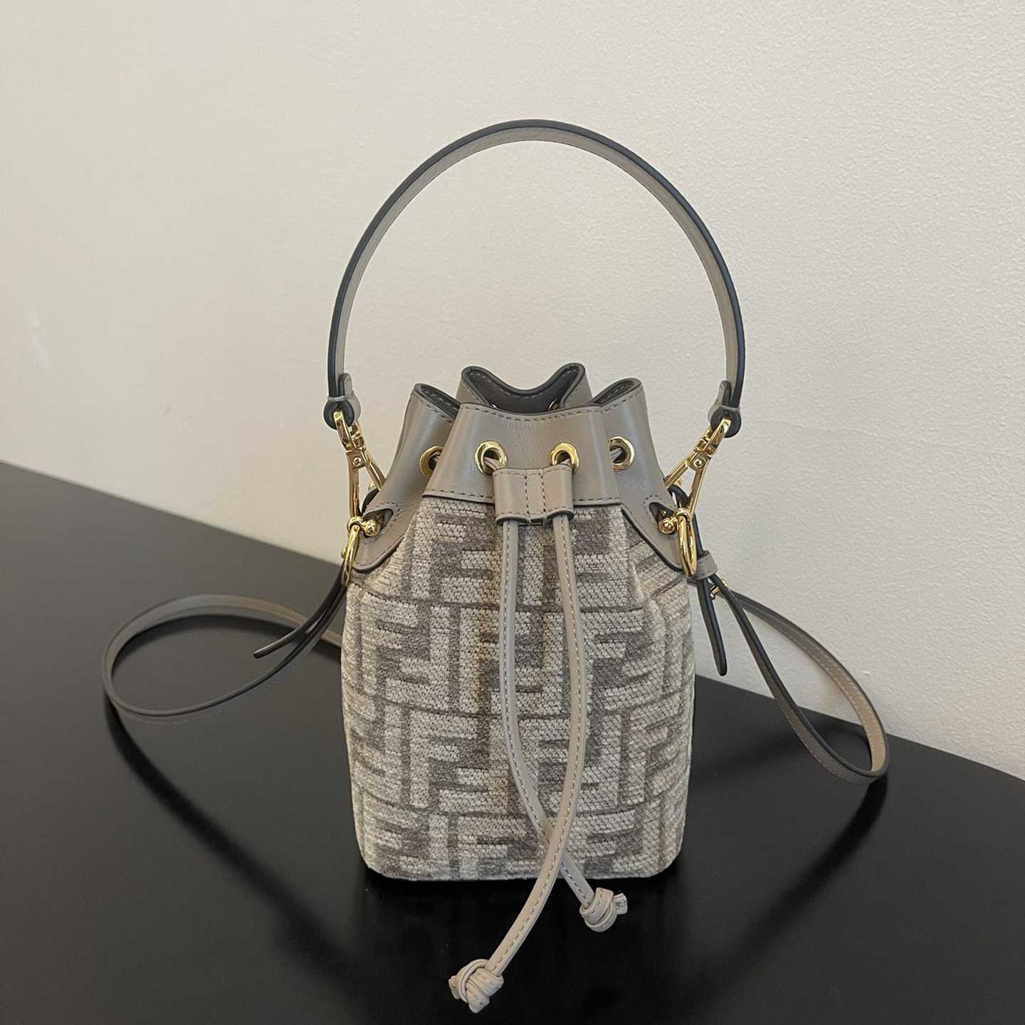Fendi 'Mon Tresor' Bucket Bag(12-18-10cm) - PerfectKickZ