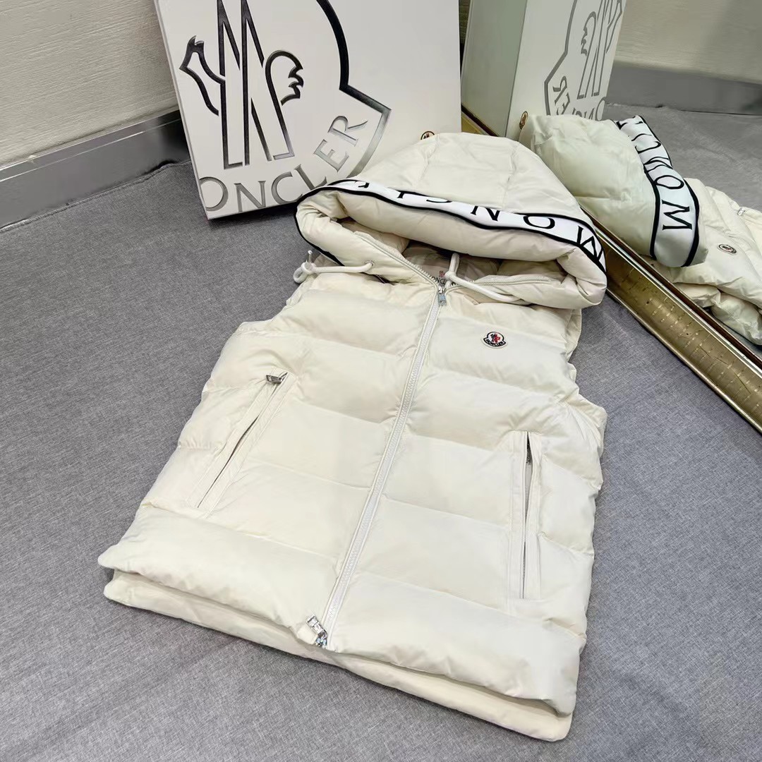 Moncler Cardamine Down Vest - 