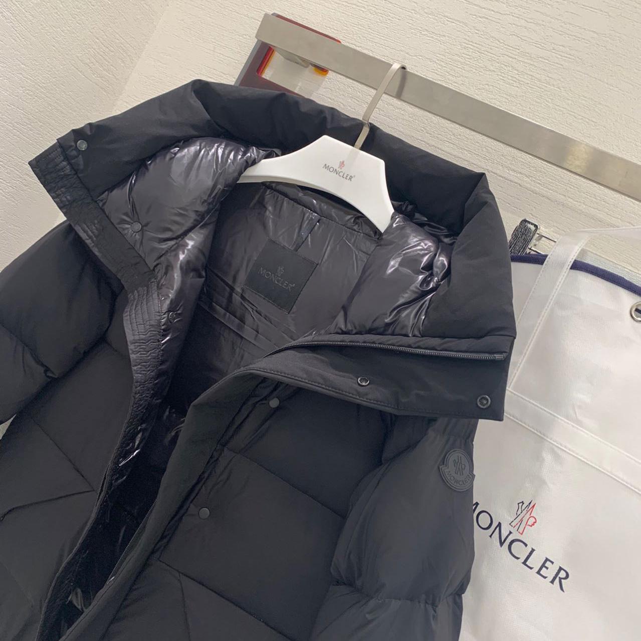 Moncler Short Down Jacket - PerfectKickZ