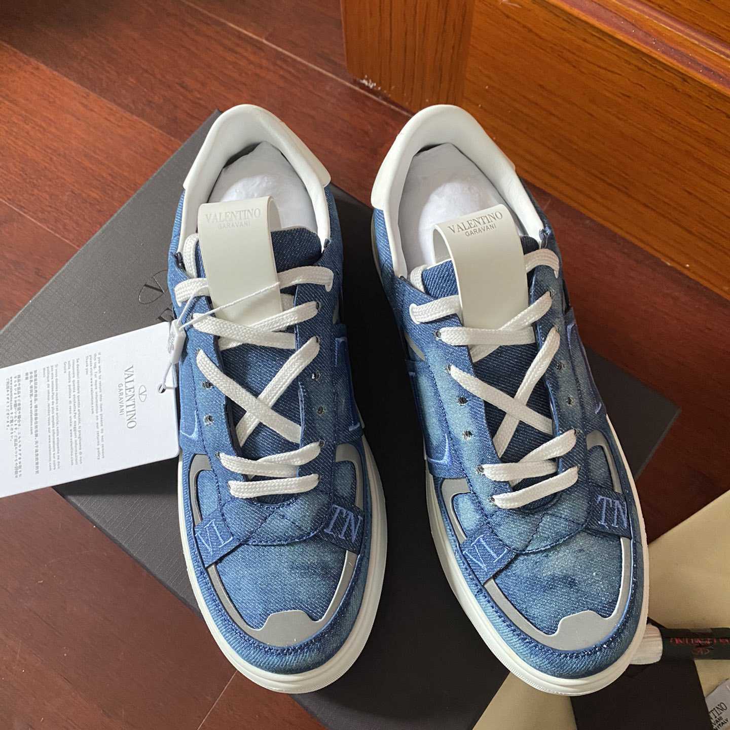 Valenti Low-Top Calfskin Vl7n Sneaker With Bands - PerfectKickZ