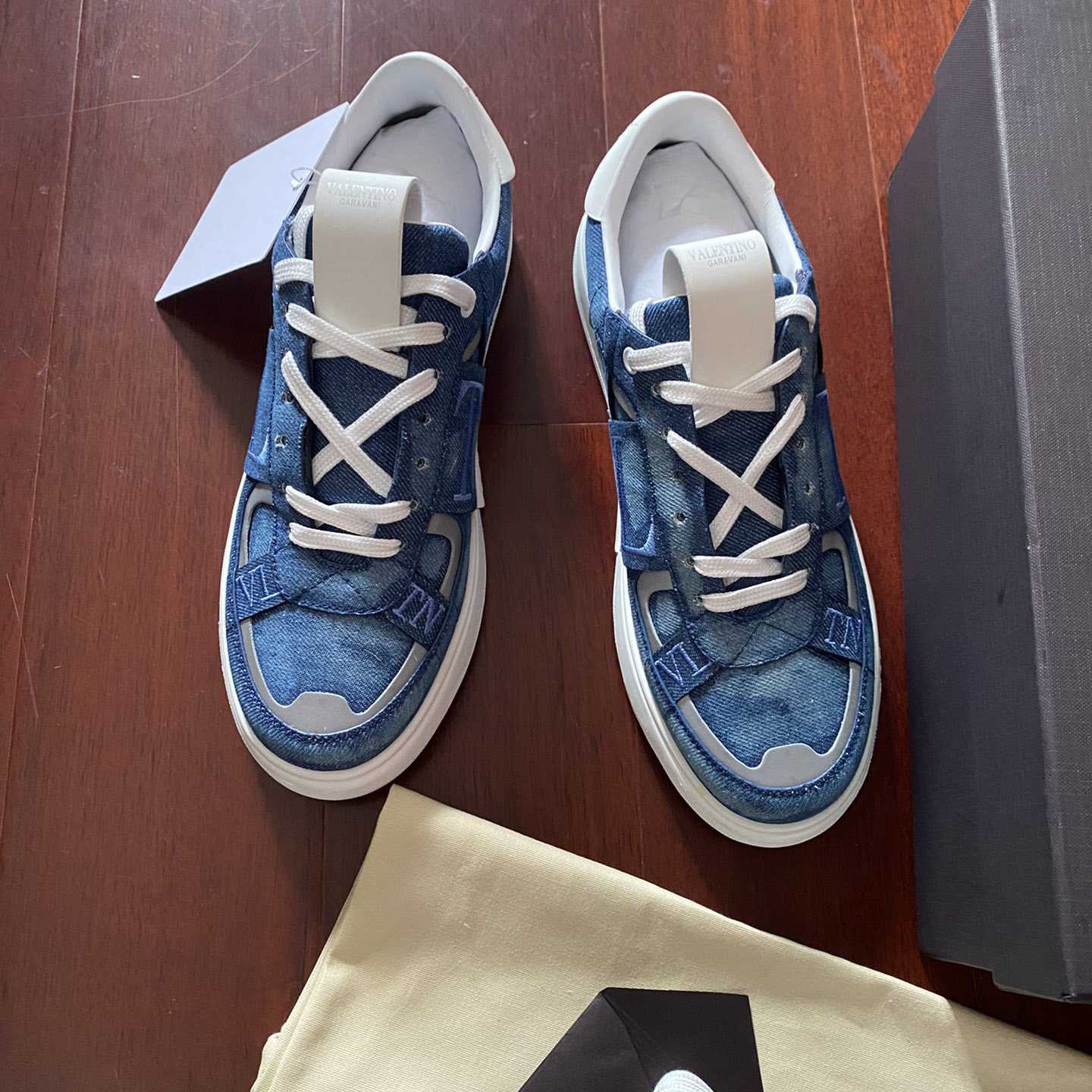 Valenti Low-Top Calfskin Vl7n Sneaker With Bands - 