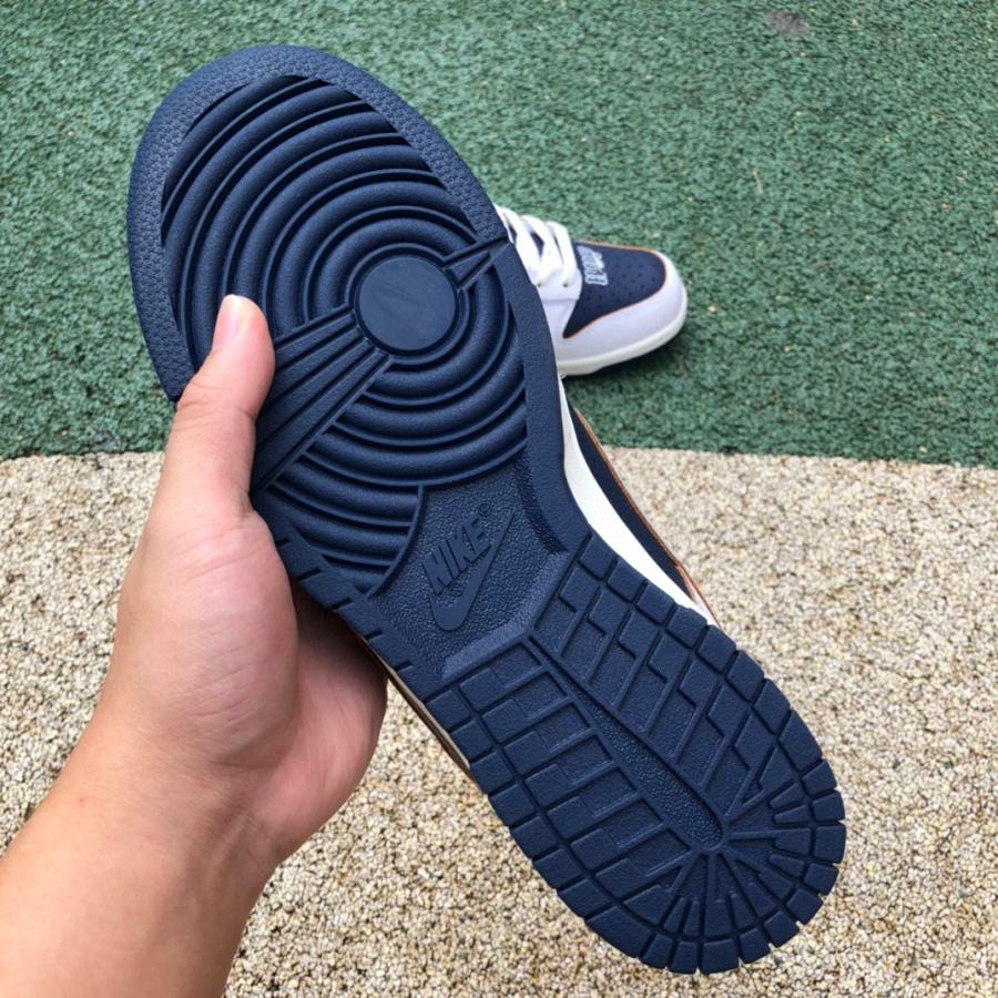 Huf x Nike SB Dunk Low Nyc Sneaker        FD8775-100 - PerfectKickZ