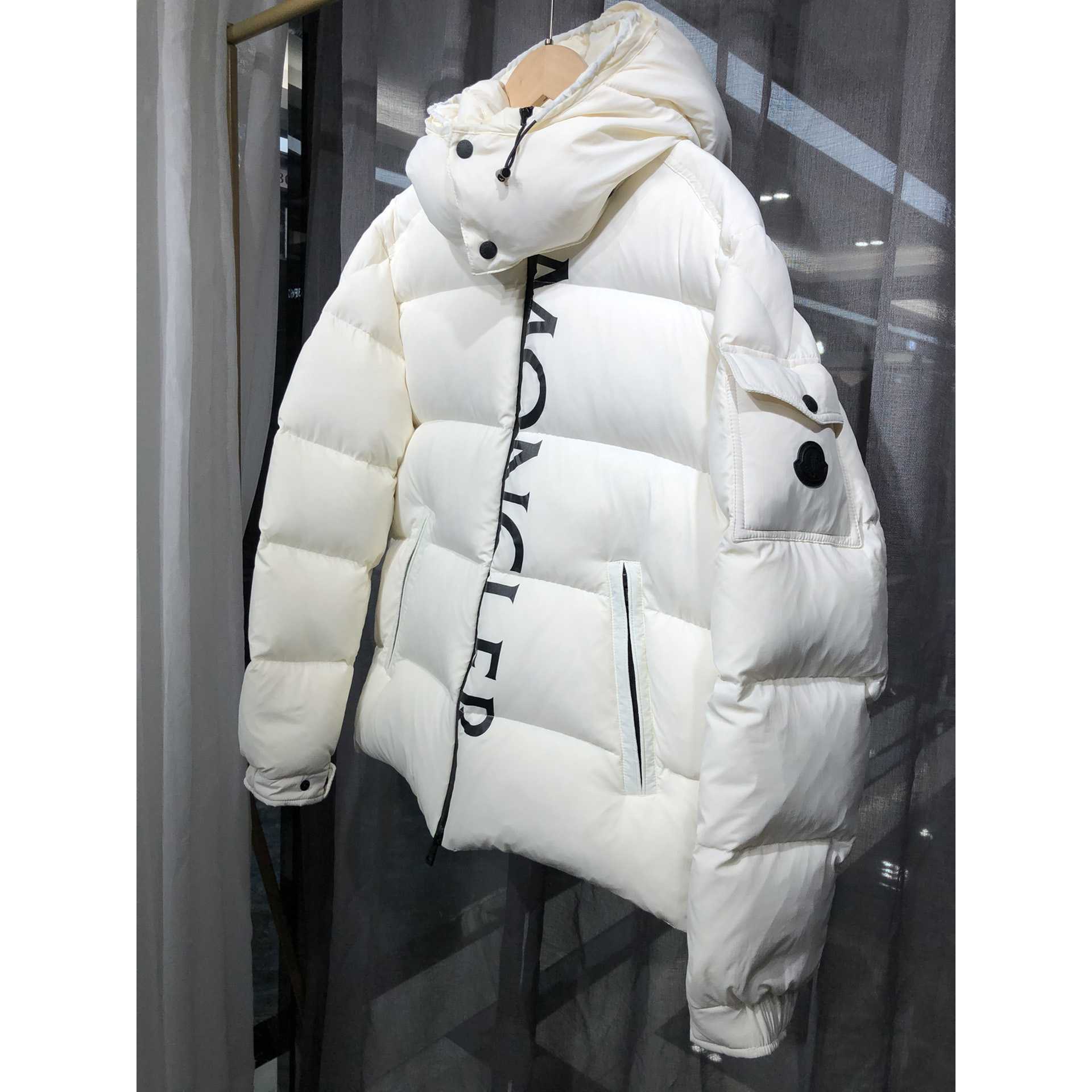 Moncler Dieng Short Down Jacket - PerfectKickZ