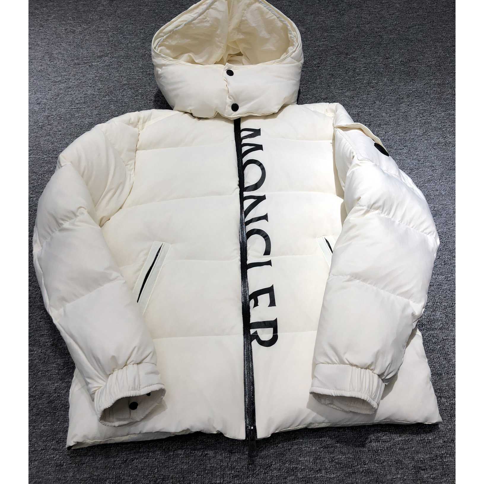 Moncler Dieng Short Down Jacket - PerfectKickZ