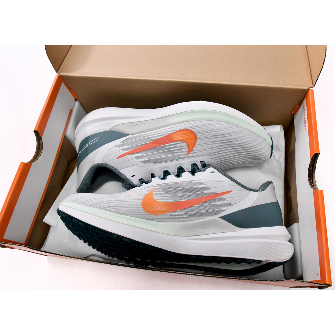 Nike Air Winflo 9 Pure Platinum Mineral Sneaker     DD6203-005 - PerfectKickZ