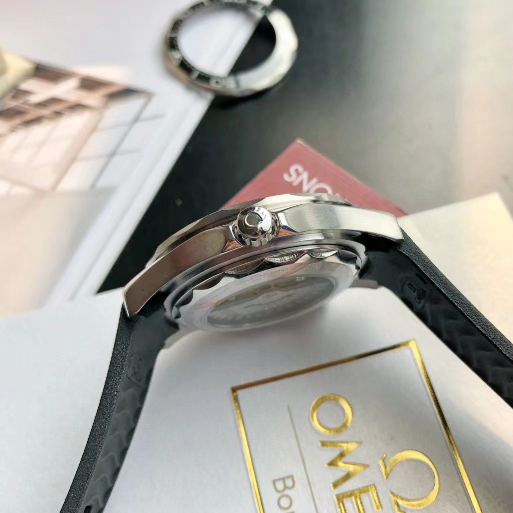 Omega High Quality Watch - PerfectKickZ