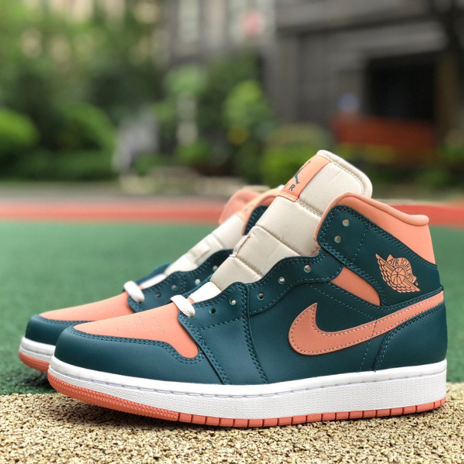 Air Jordan 1 Mid  Sneaker      BQ6472-30811 - PerfectKickZ
