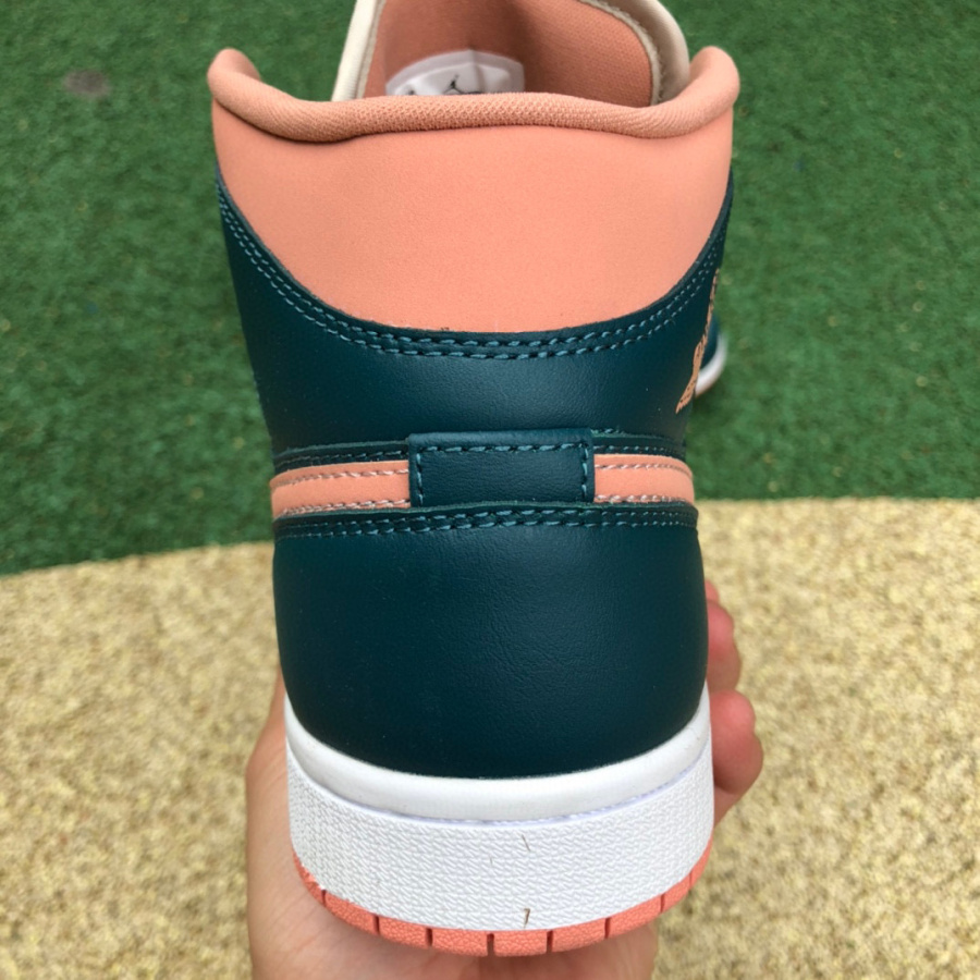 Air Jordan 1 Mid  Sneaker      BQ6472-30811 - PerfectKickZ