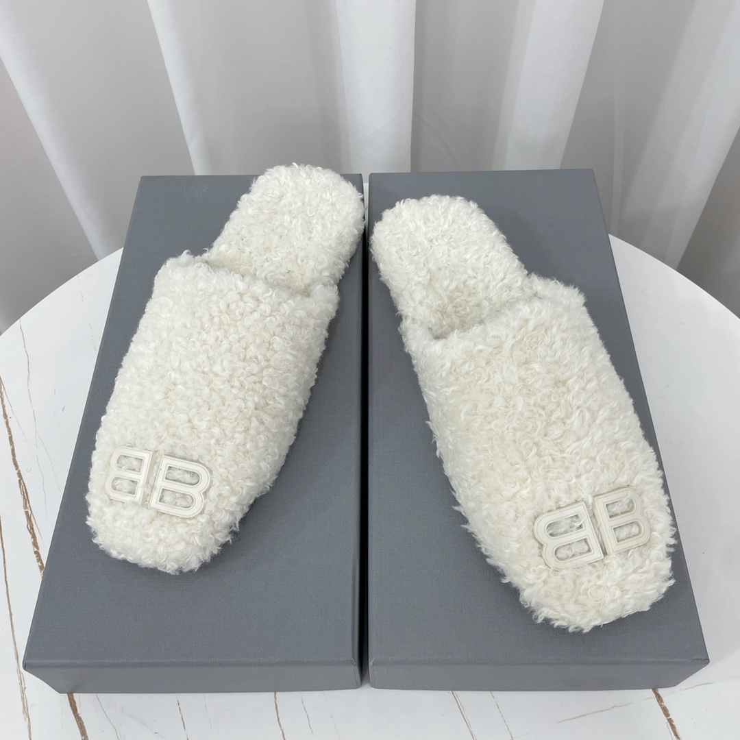 Balenciaga Cosy BB Mule In White Fake Shearling - PerfectKickZ