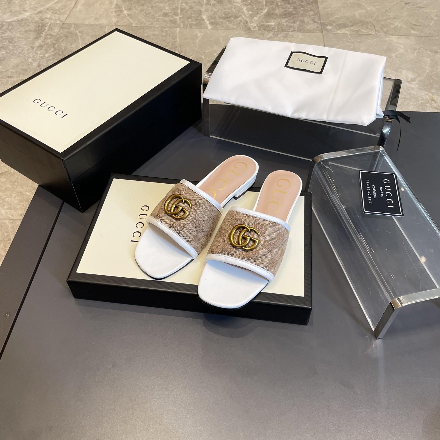 Gucci Women's slide sandal with Double G - PerfectKickZ