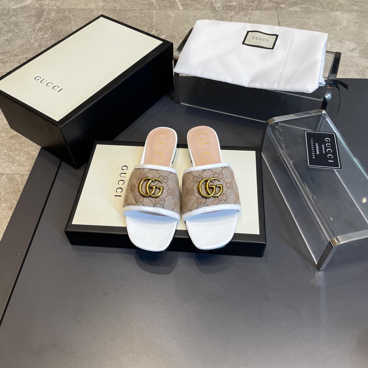 Gucci Women's slide sandal with Double G - PerfectKickZ