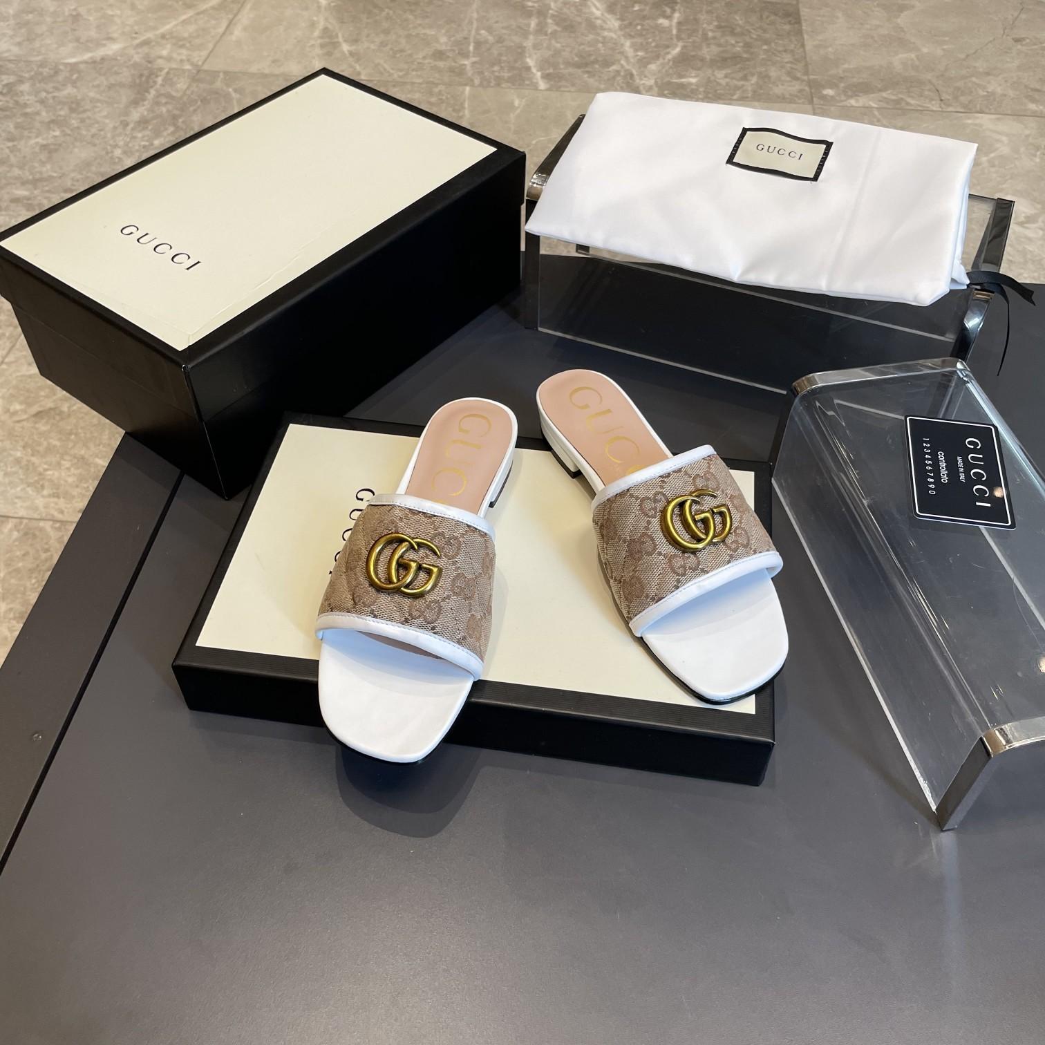 Gucci Women's slide sandal with Double G - PerfectKickZ