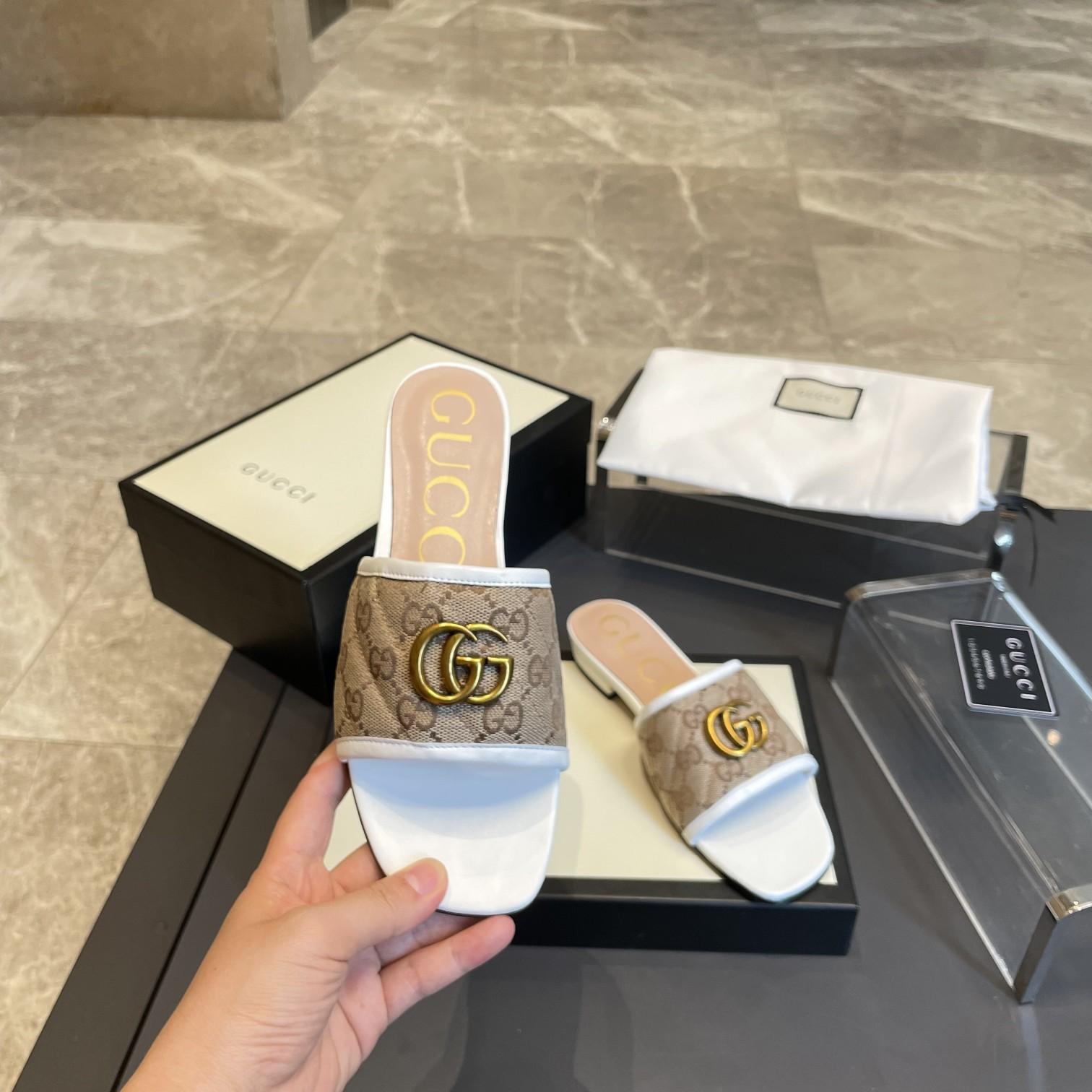 Gucci Women's slide sandal with Double G - PerfectKickZ