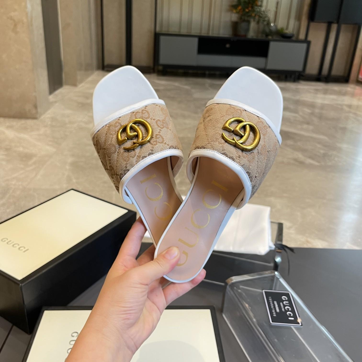 Gucci Women's slide sandal with Double G - PerfectKickZ