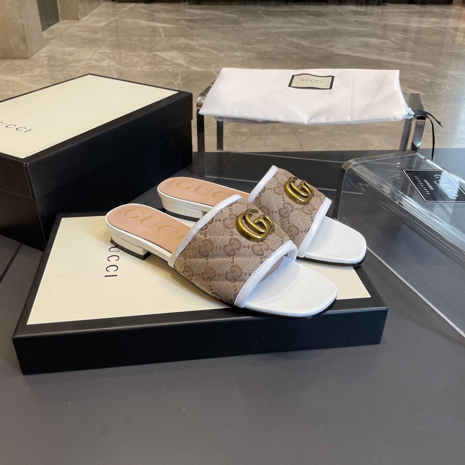 Gucci Women's slide sandal with Double G - PerfectKickZ