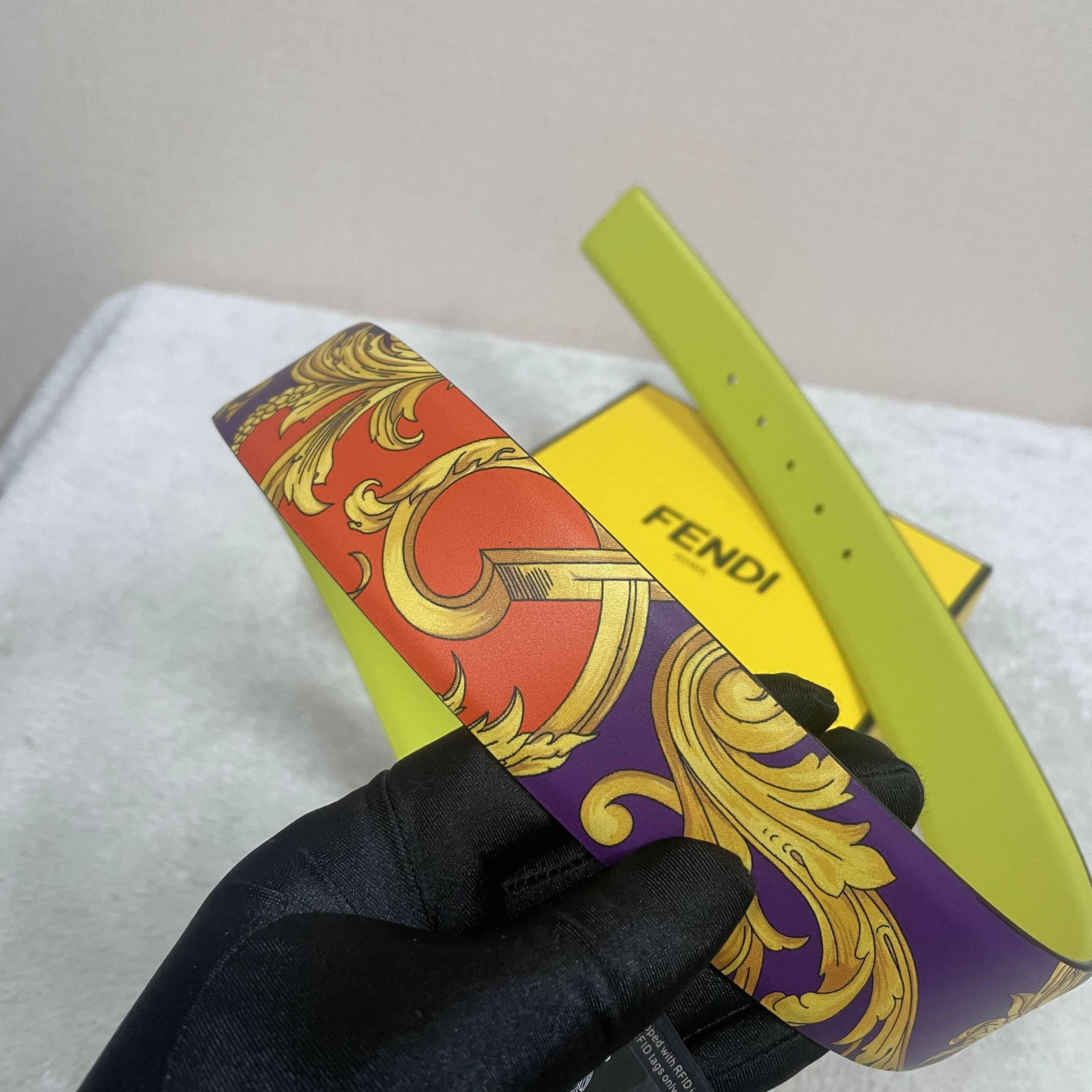 Versace La Medusa Le Pop Classique Reversible Belt   40mm - PerfectKickZ