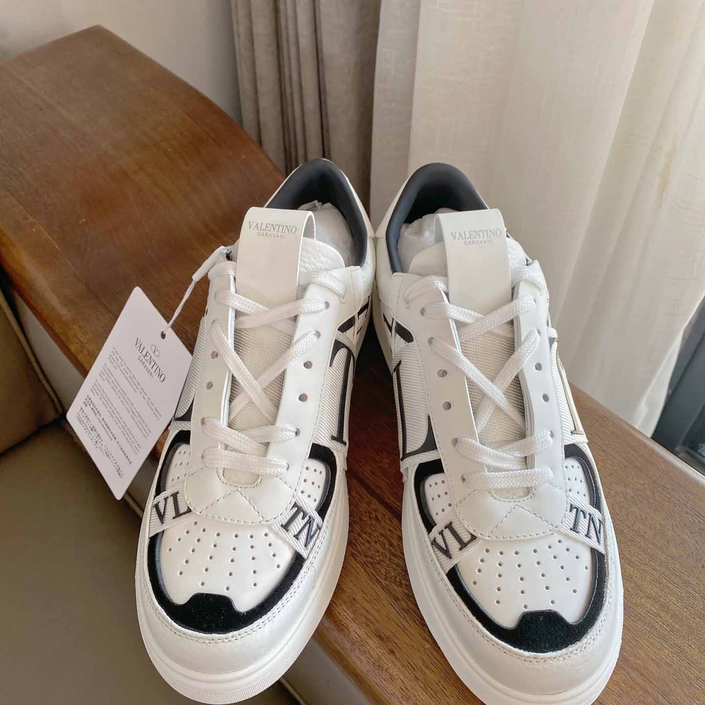 Valenti Low-Top Calfskin Vl7n Sneaker With Bands - PerfectKickZ