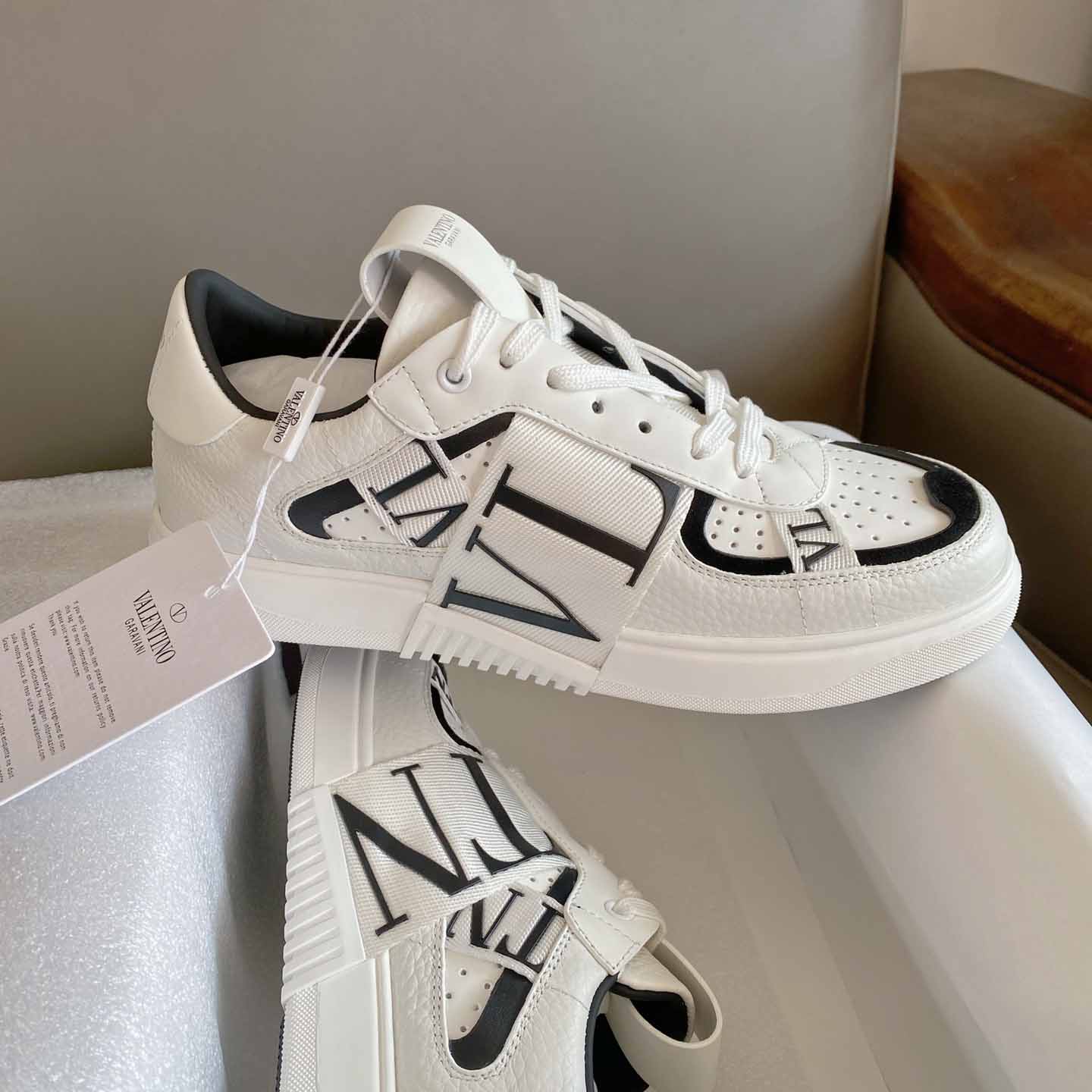 Valenti Low-Top Calfskin Vl7n Sneaker With Bands - PerfectKickZ