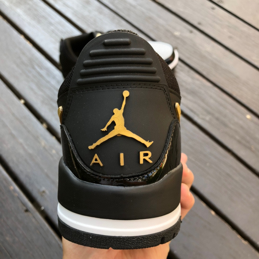 Air Jordan AJ312 Low Sneaker      CD7069-071 - PerfectKickZ