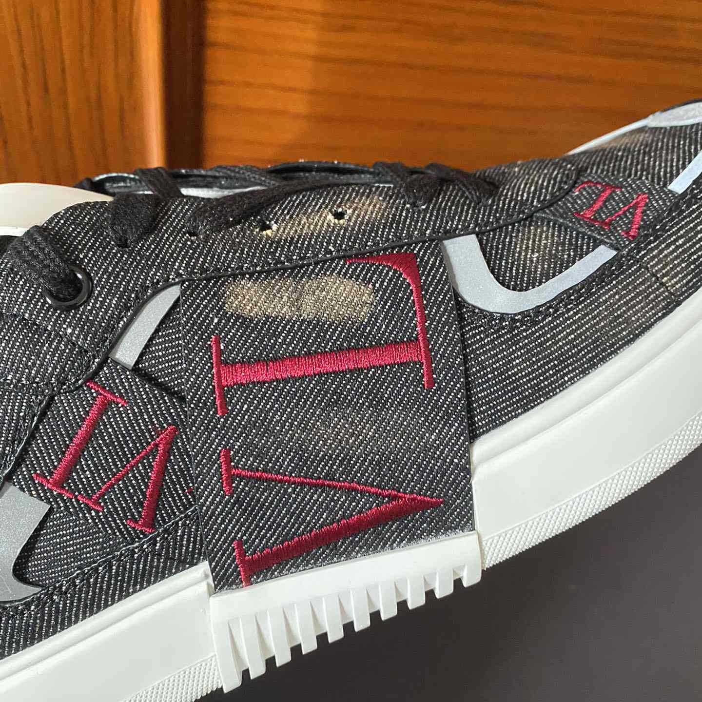 Valenti Low-Top Calfskin Vl7n Sneaker With Bands - PerfectKickZ