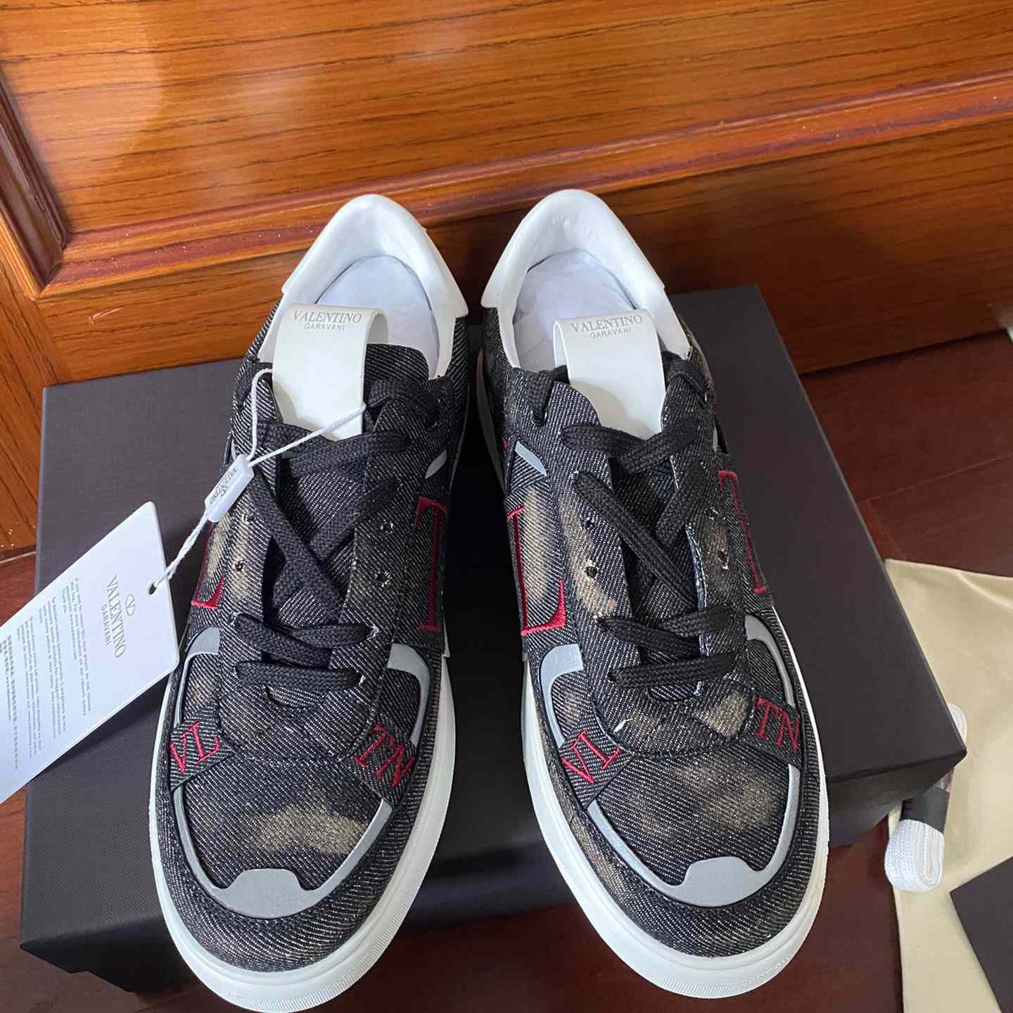 Valenti Low-Top Calfskin Vl7n Sneaker With Bands - PerfectKickZ