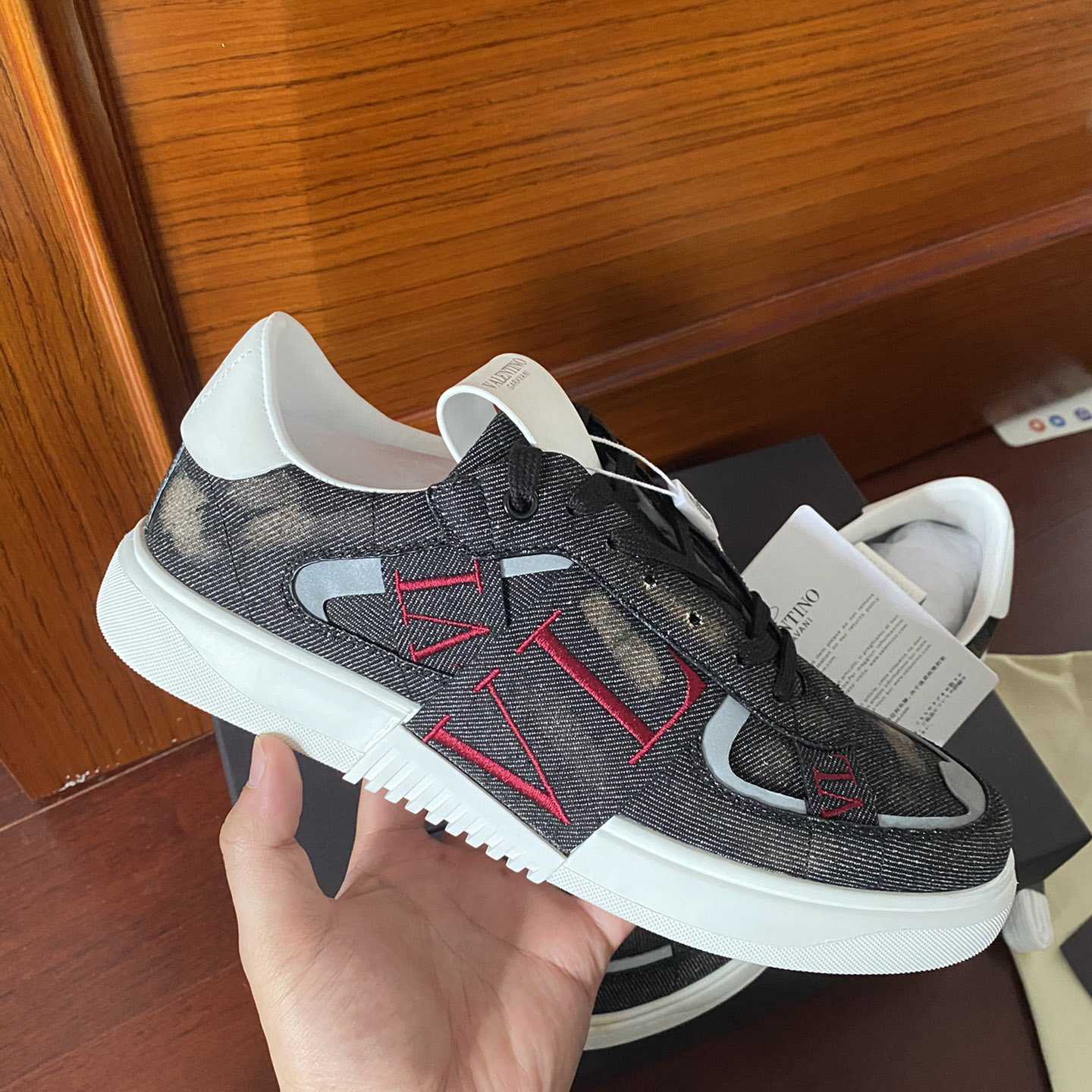 Valenti Low-Top Calfskin Vl7n Sneaker With Bands - PerfectKickZ
