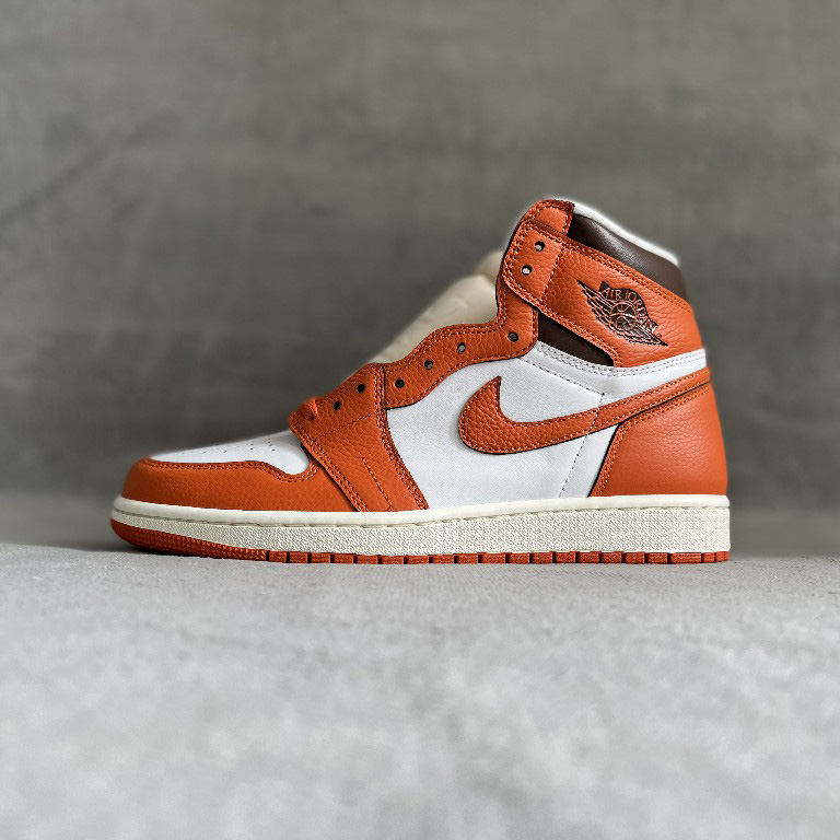 Air Jordan 1 Retro "Starfish" Sneaker   DO9369-101 - 