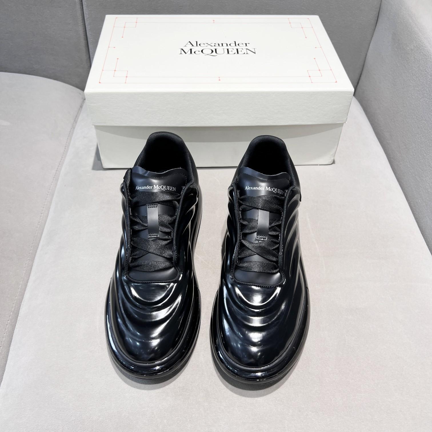 Alexander Mqueen Oversized Sneaker In Black - PerfectKickZ