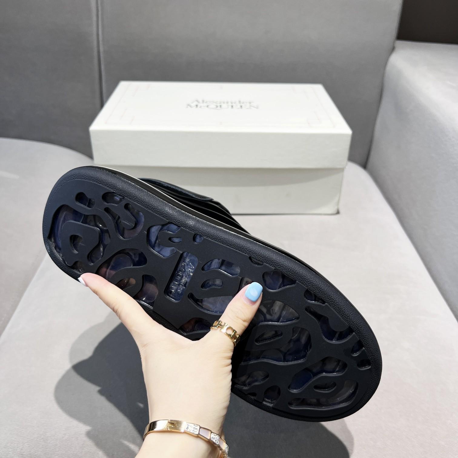 Alexander Mqueen Oversized Sneaker In Black - PerfectKickZ
