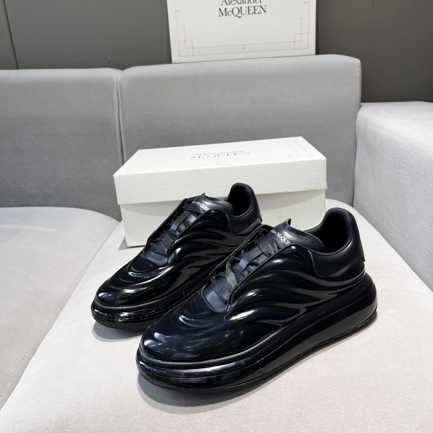 Alexander Mqueen Oversized Sneaker In Black - PerfectKickZ