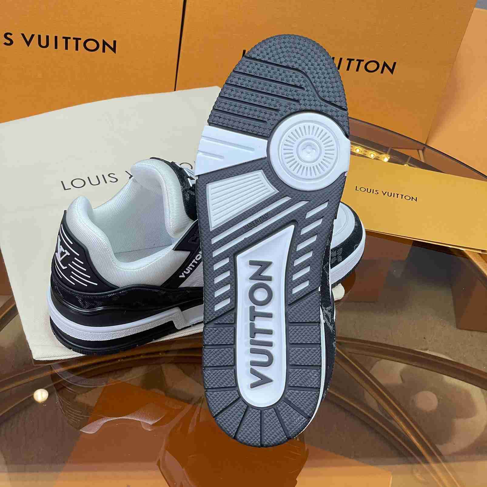 Louis Vuitton LV Trainer Sneaker       1A9JGB - 